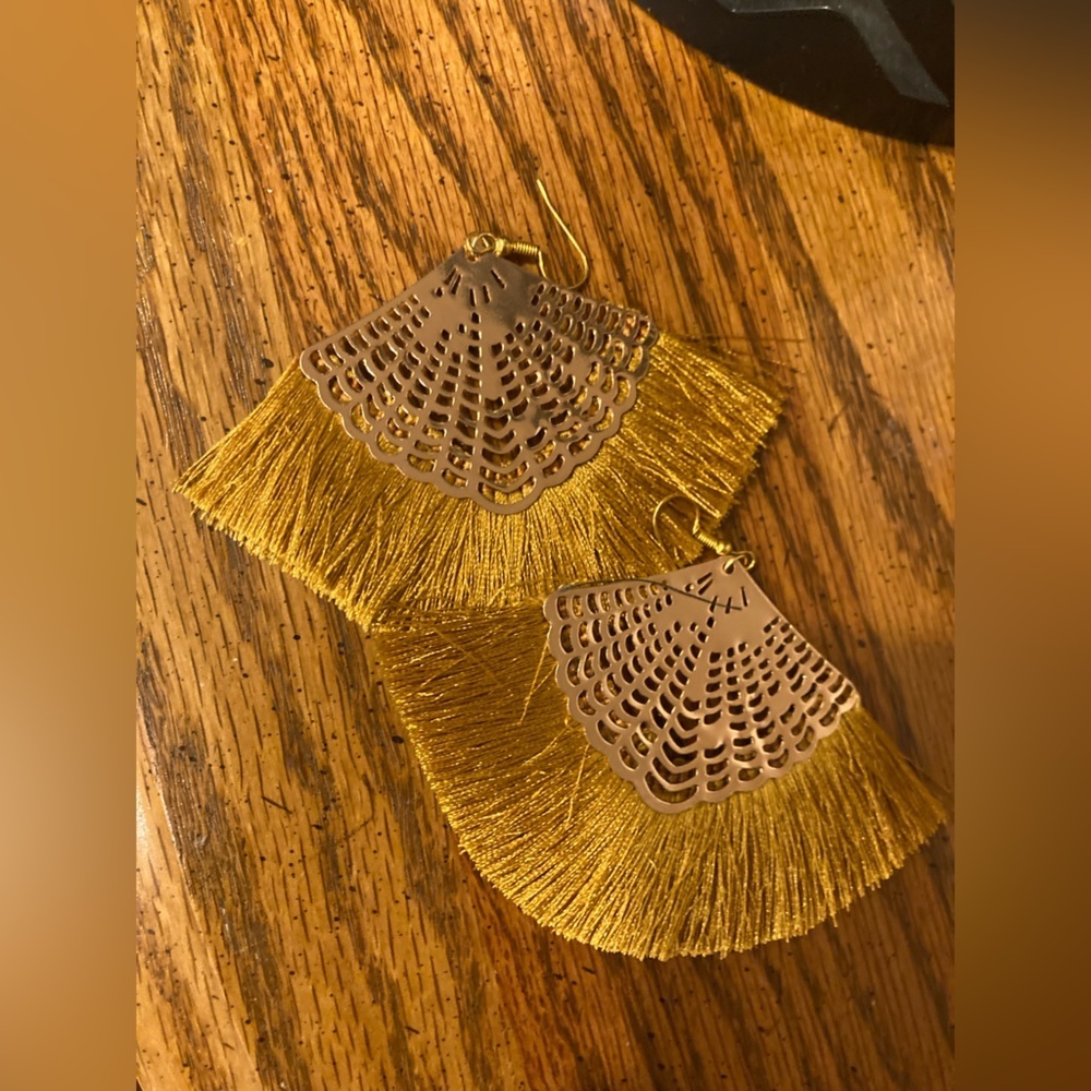 Fan Fringe Earrings Mustard Yellow Gold NEW - Picture 4 of 5